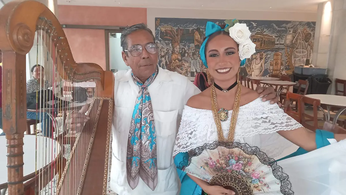 Don pedro y Maria Guadalupe,  jarocho bailando para los turistas